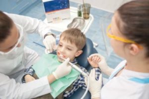 Как подготовить ребенка к лечению зубов